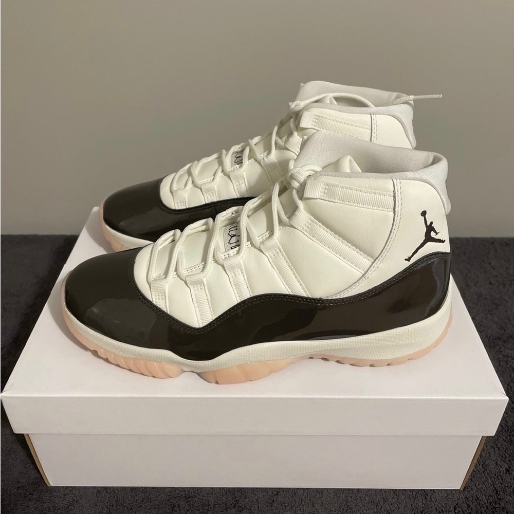 Women’s Air Jordan 11 Neapolitan